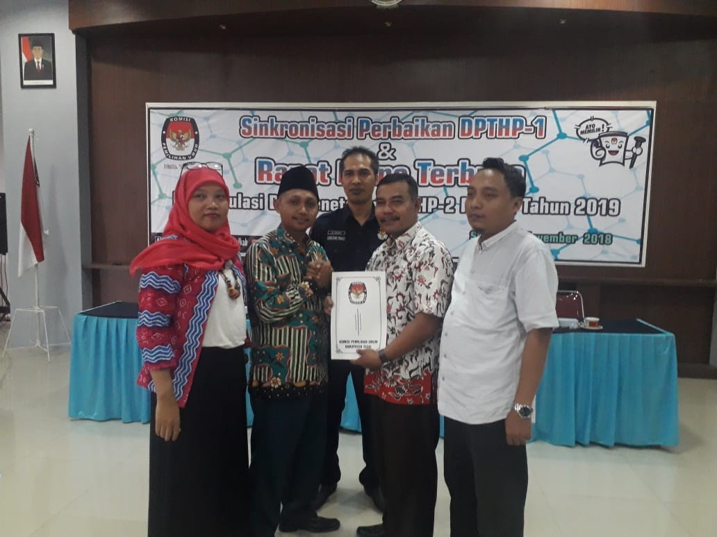 Komisioner Bawaslu Kab. Tegal Hadiri Rapat Pleno DPTHP-2 Pemilu 2019 Tingkat Kabupaten