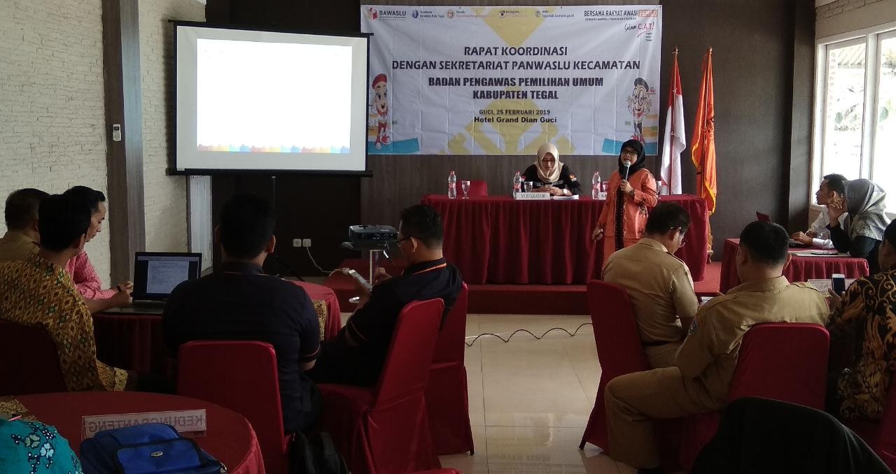 Bawaslu Kabupaten Tegal Gelar Rakor Dengan Sekretariat Panwascam