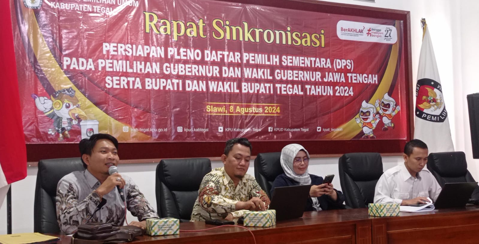 Bawaslu Kab.Tegal sampaikan beberapa catatan untuk PPK dalam  Rapat Sinkronisasi Persiapan Pleno Daftar Pemilih Sementara (DPS) pada kamis,8 Agustus 2024 di kantor KPU Kab.Tegal.