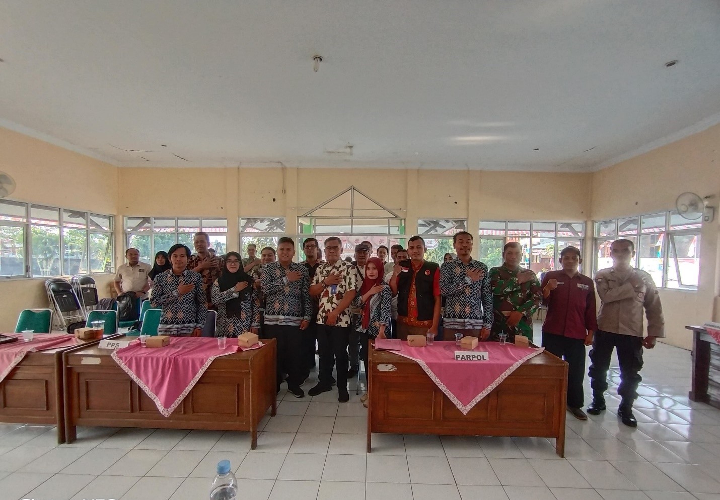 Panwaslu Kecamatan Kedungbanteng hadiri Rapat Pleno Daftar Pemilih Hasil Pemutakhiran (DPHP) di Aula Kecamatan Kedungbanteng