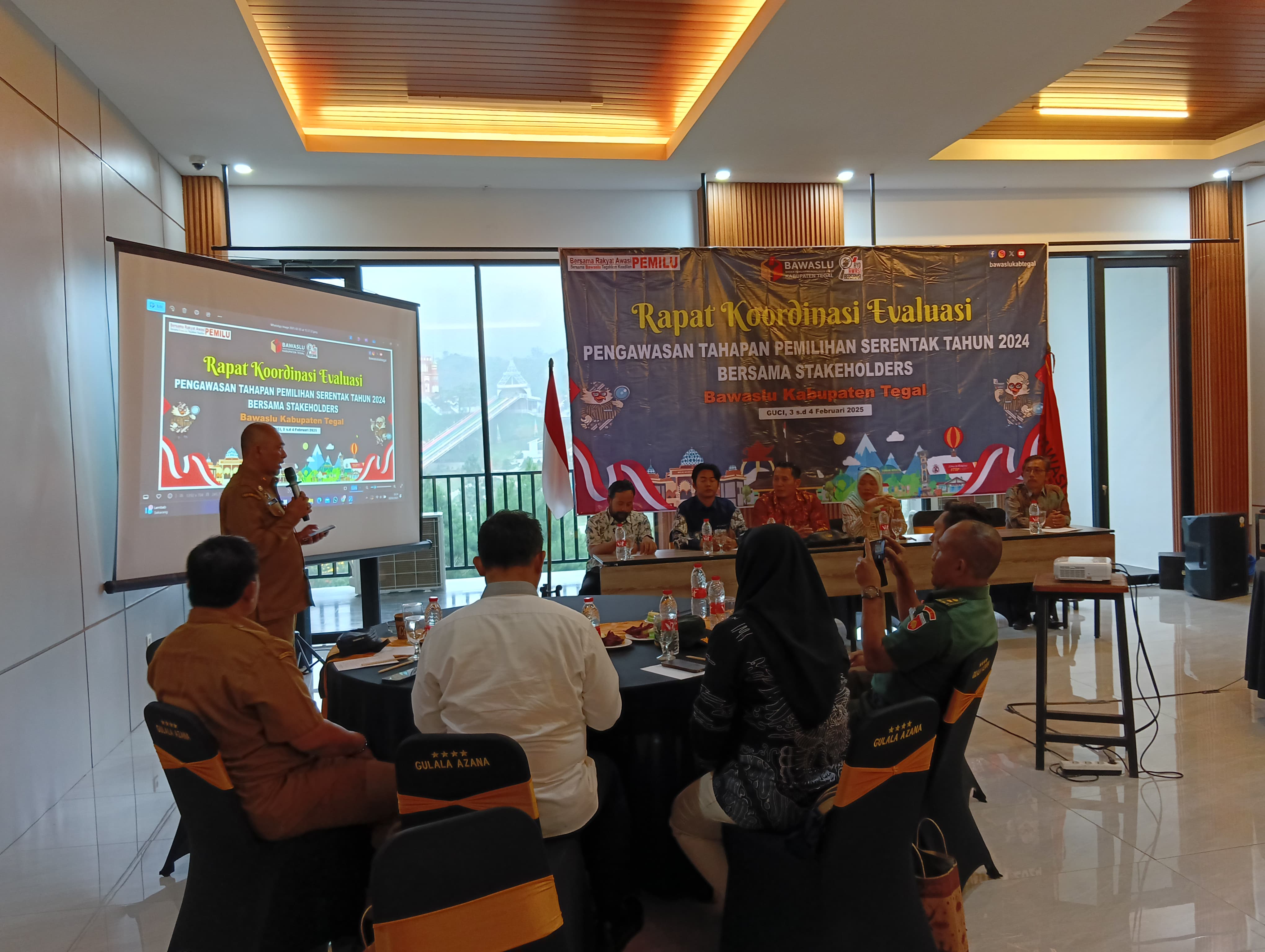 Sambutan Perwakilan PJ Bupati Tegal dalam Rapat Koordinasi Evaluasi Pengawasan Tahapan Pemilihan Serentak Tahun 2024 Bersama Stakeholder.