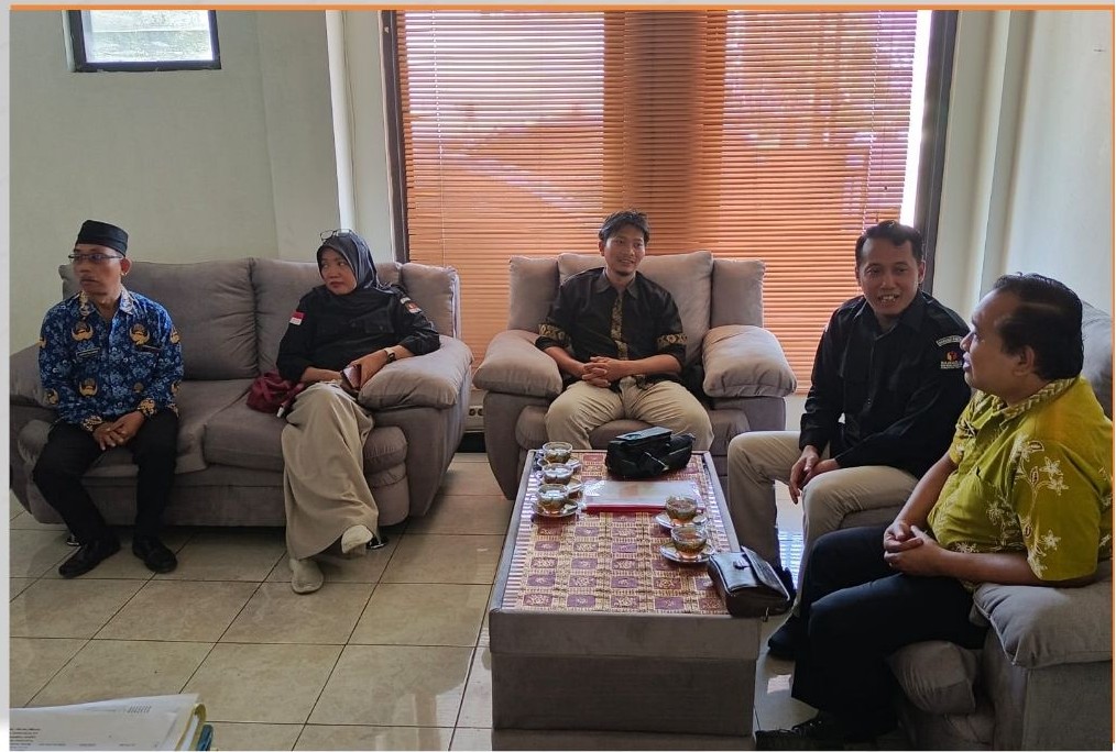 Bawaslu Kabupaten Tegal Melakukan Audiensi Dengan Dinas Perpustakaan & Kearsipan Kabupaten Tegal.