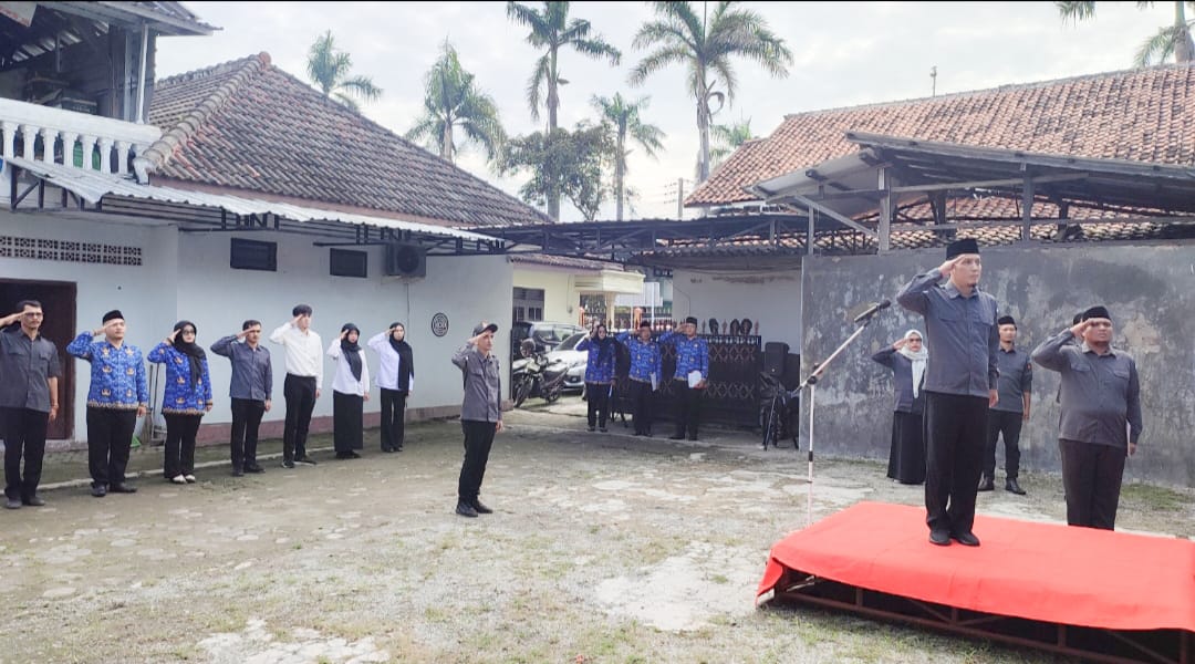 Bawaslu Kabupaten Tegal Gelar Upacara Peringatan Hari Lahir Pancasila  Tahun 2025