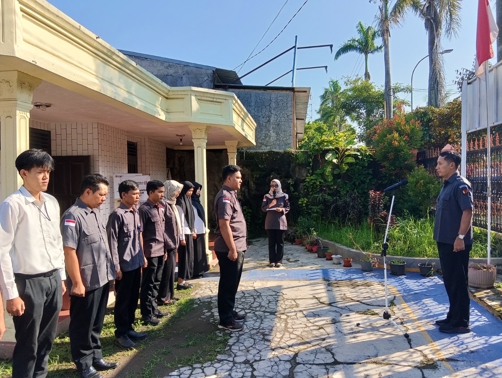 Bawaslu Kabupaten Tegal Gelar Apel Rutin Senin Pagi