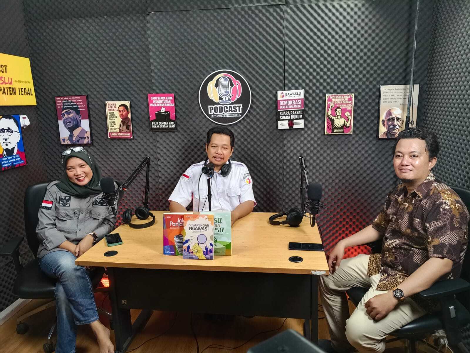 Bawaslu Kabupaten Tegal Gelar Podcast: Awasi dan Cermati Masa Depan Demokrasi Dimulai dari DPT