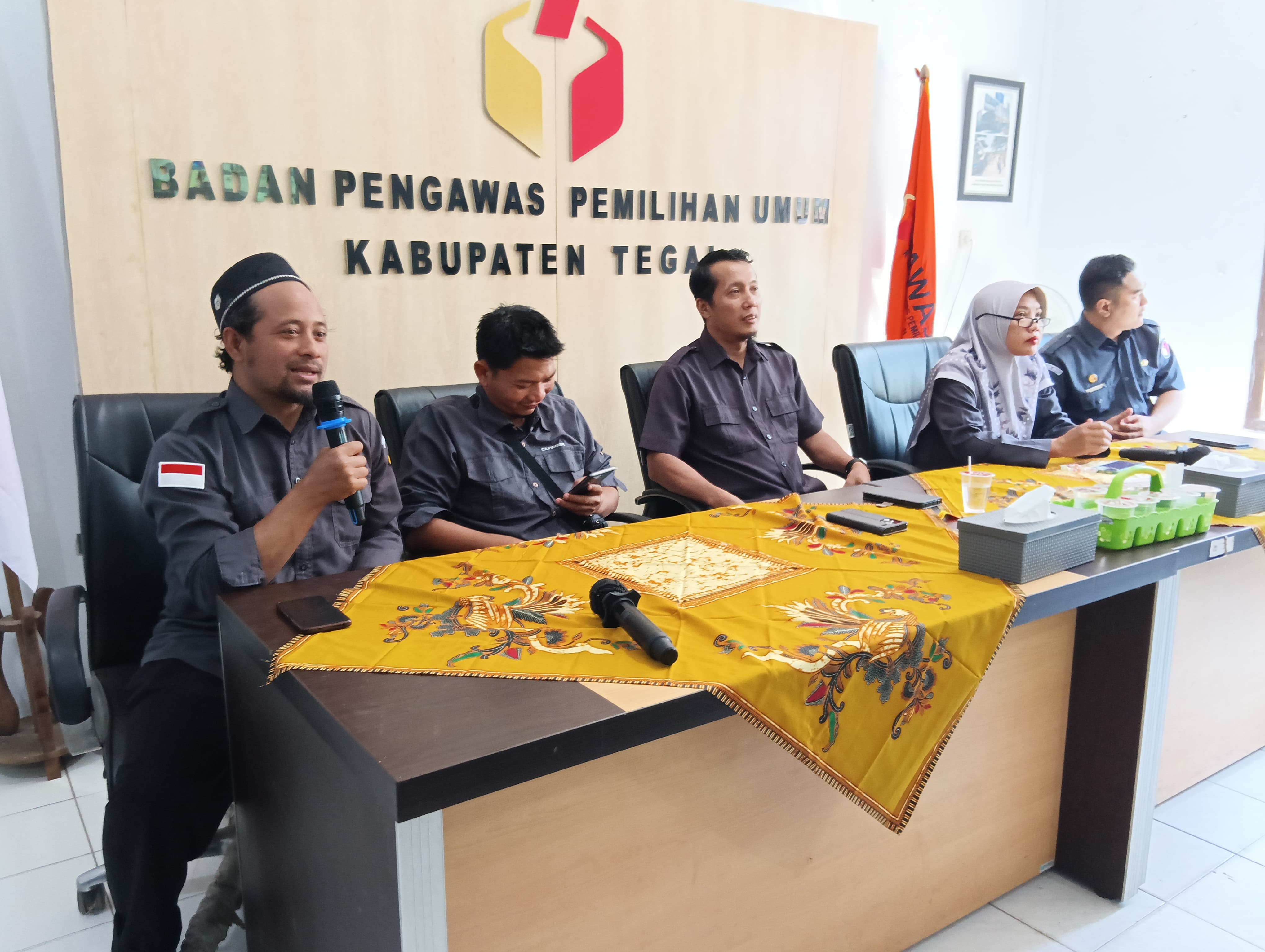 Bawaslu Kabupaten Tegal Gelar Rapat Internal Bahas Agenda Mingguan