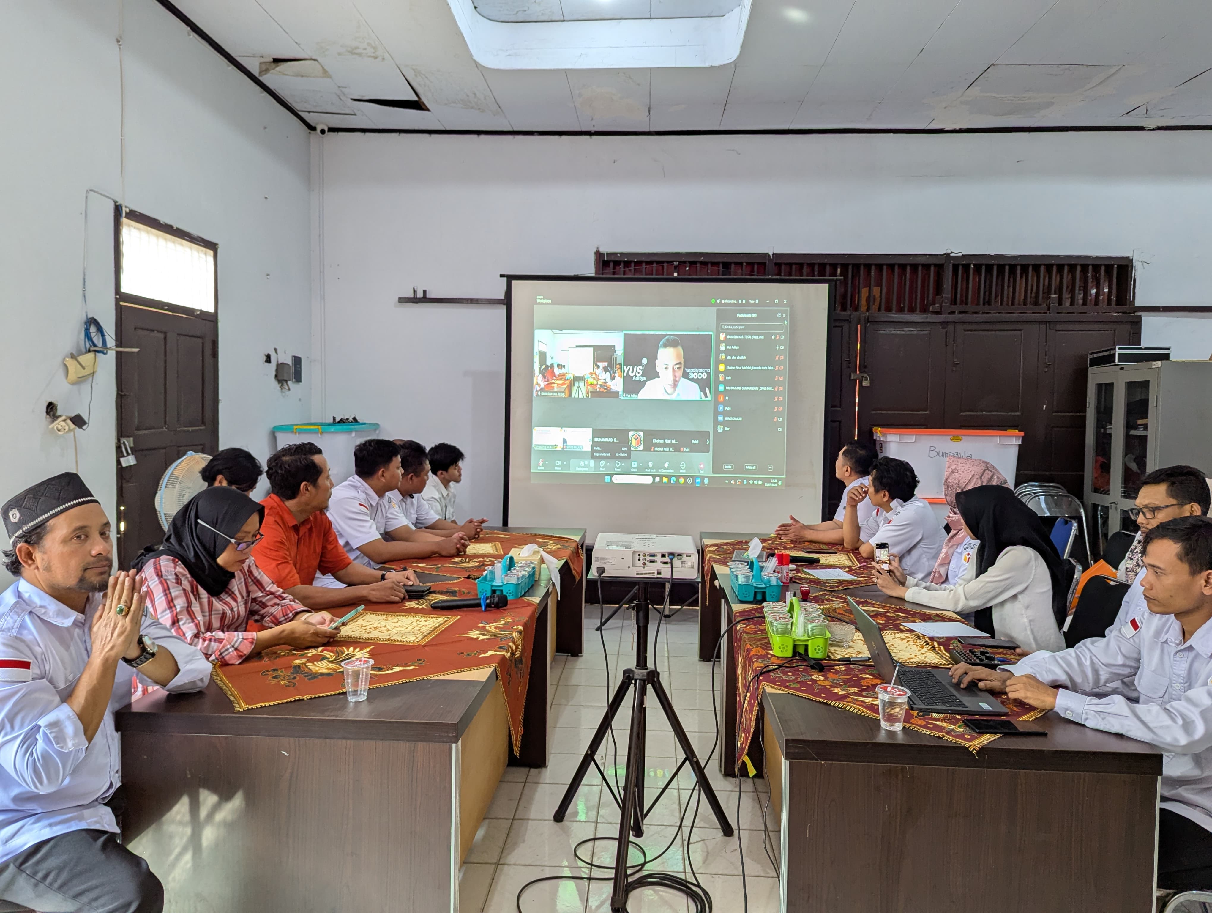 Bawaslu Kabupaten Tegal Gelar Bimtek dan Pelatihan Public Speaking untuk Tingkatkan Kapasitas Komunikasi Pegawai