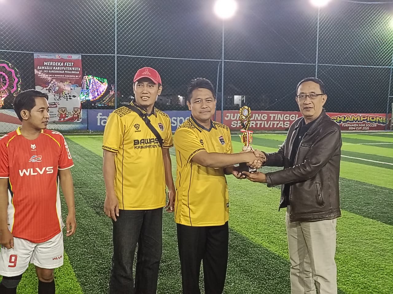 Bawaslu Kabupaten Tegal Raih Juara 3 Turnamen Mini Soccer dalam Merdeka Fest 2025 di Pemalang