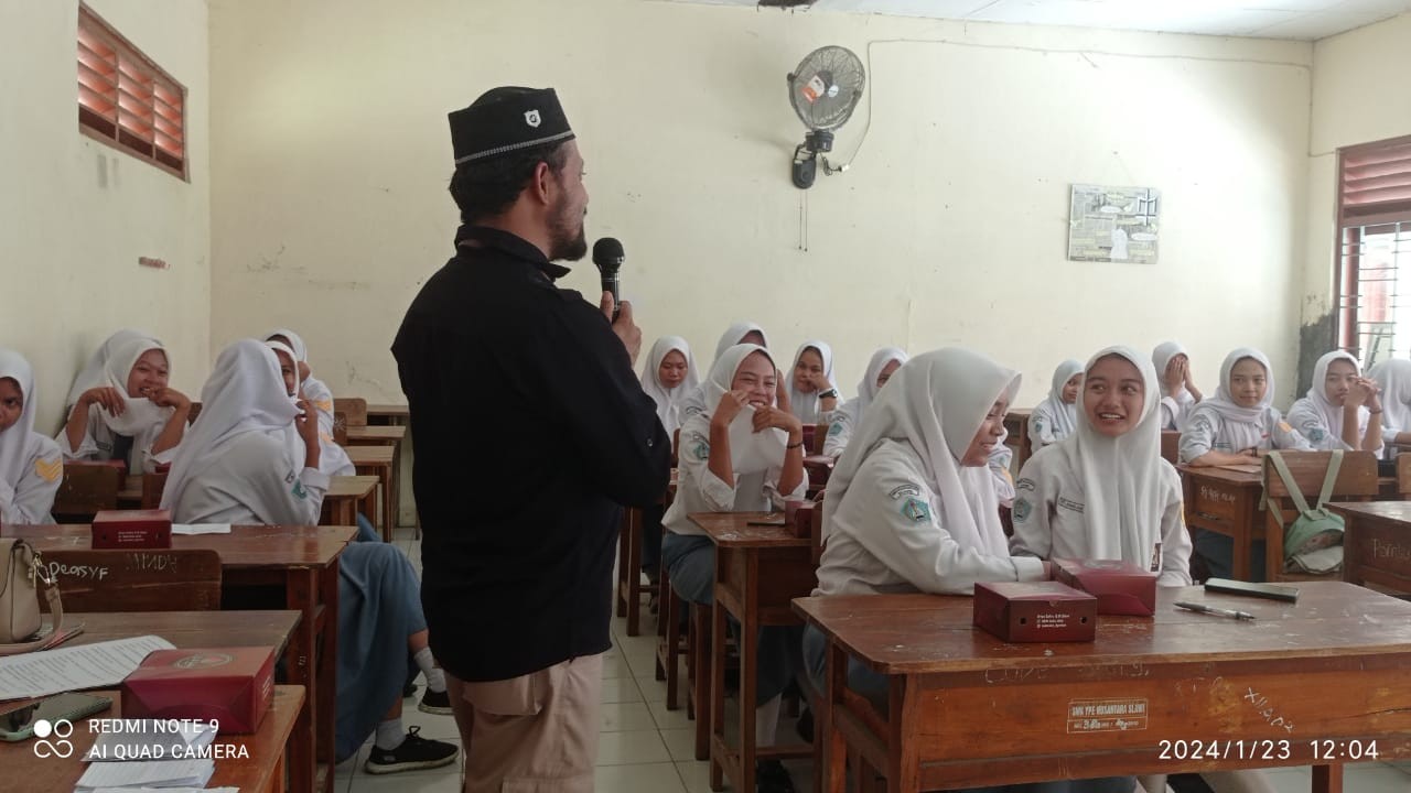 Bawaslu Kabupaten Tegal Gelar Bawaslu Goes To School di SMK YPE Slawi
