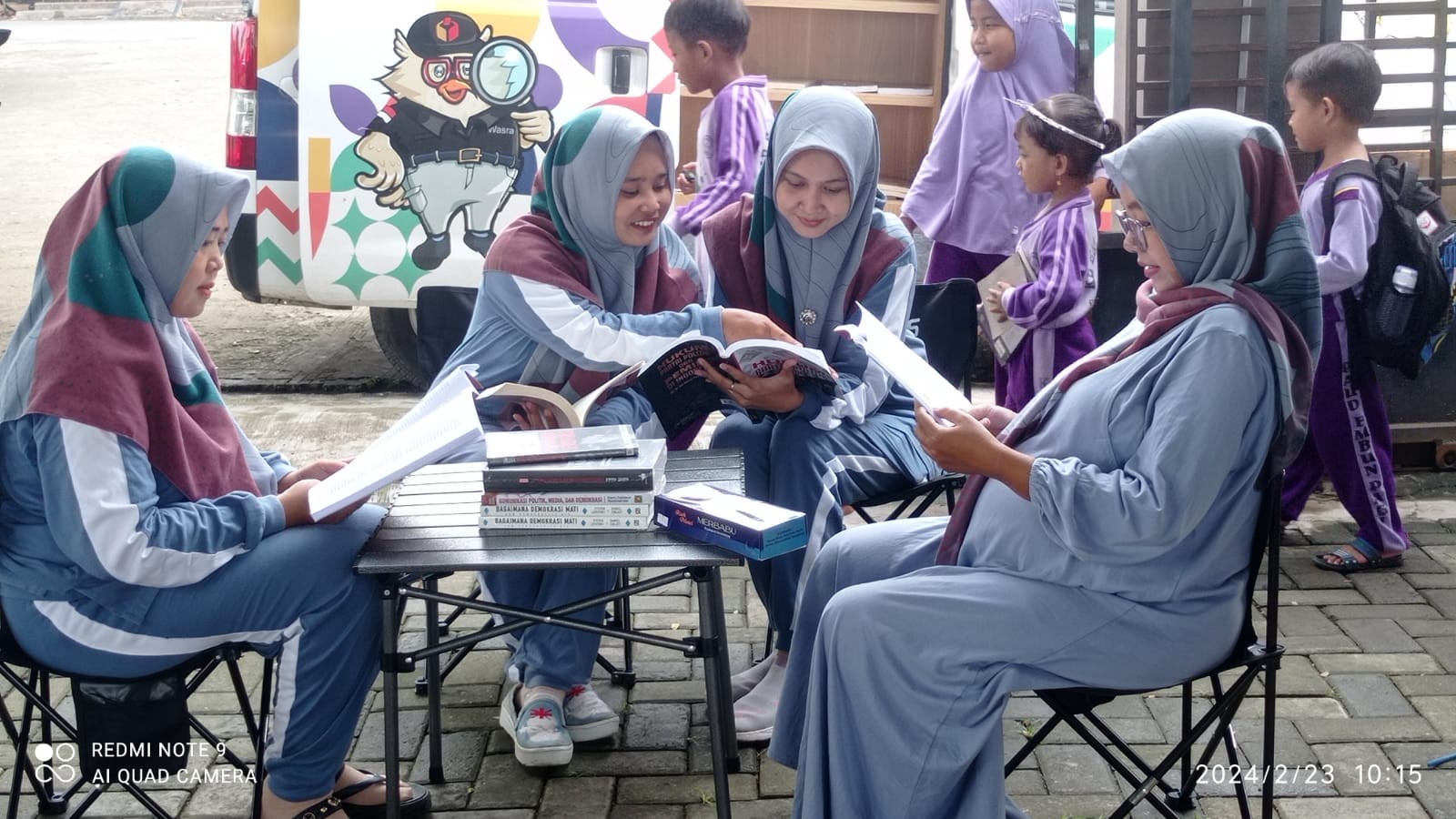 Guru PAUD Antusias Sambut Mobil Pojok Pengawasan Bawaslu