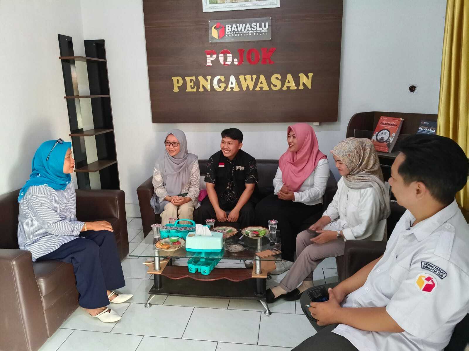 Jaga Akurasi Data Pemilih, Alumni Pengawas Partisipatif 2025 Temui Bawaslu Kabupaten Tegal