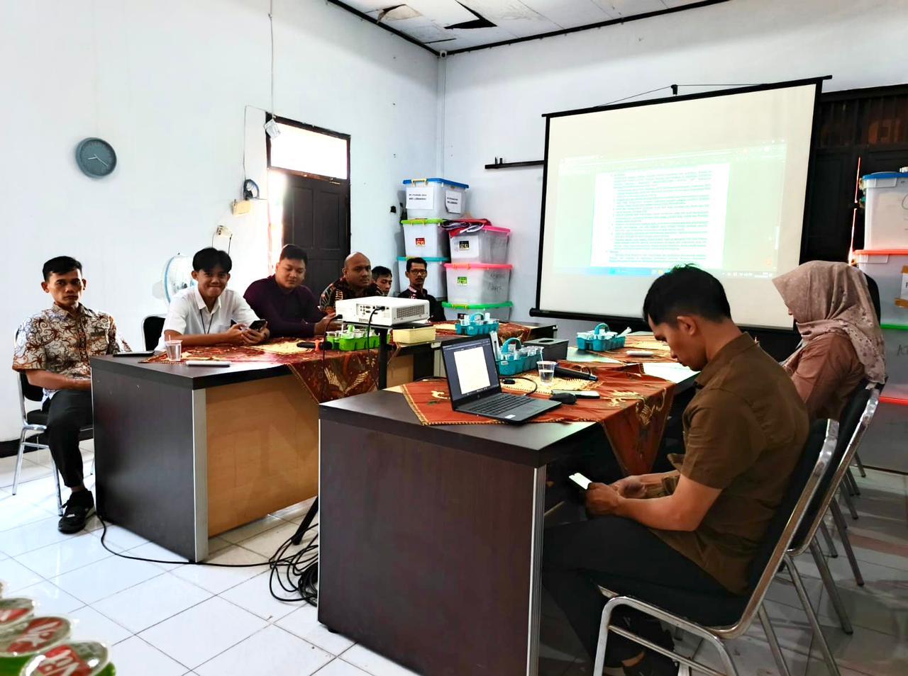 Bawaslu Kabupaten Tegal Gelar Rapat Internal: Evaluasi Kelembagaan, Agenda Strategis, hingga Kebijakan WFA