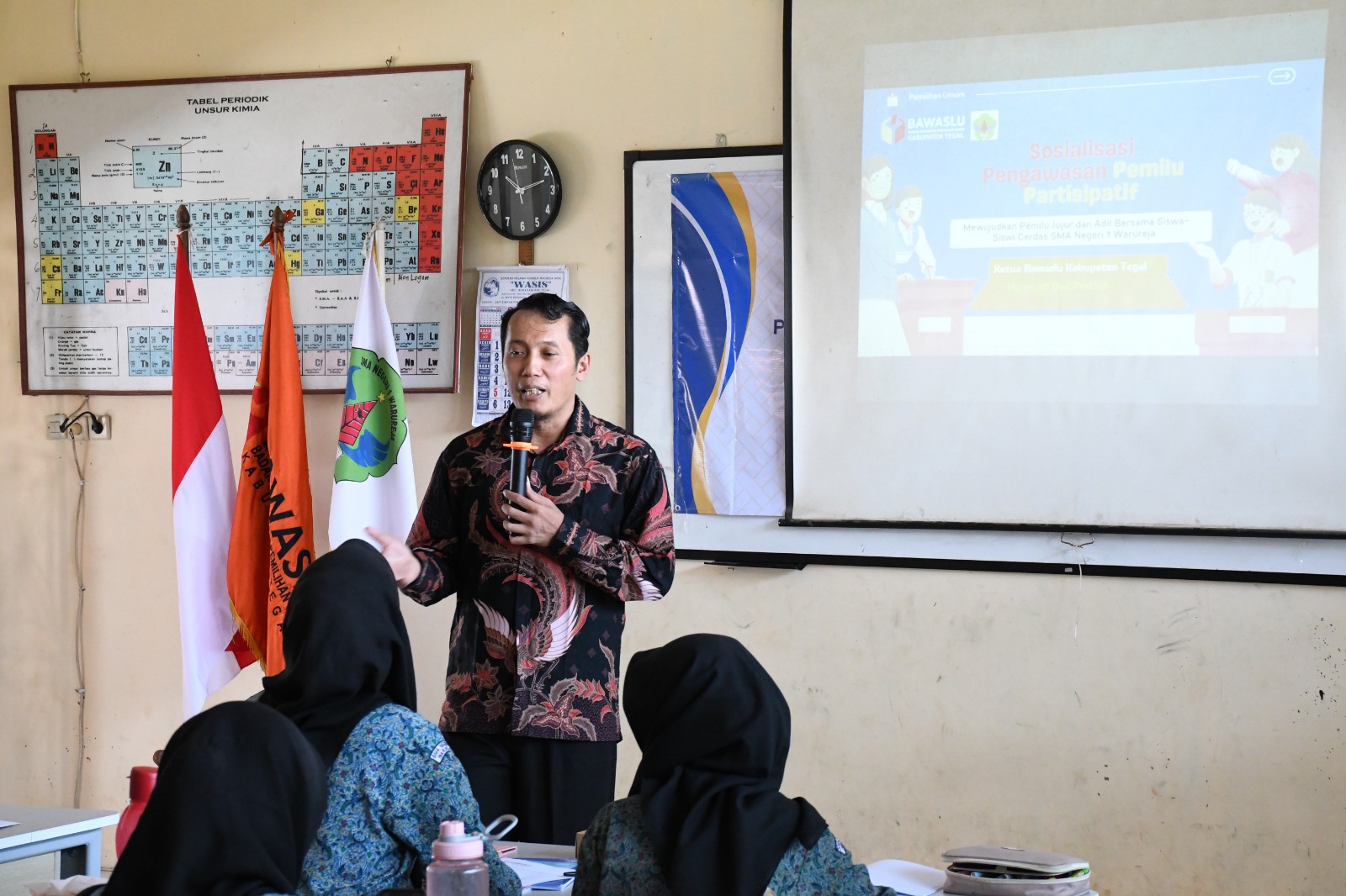 Bawaslu Kabupaten Tegal Gelar Sosialisasi Pengawasan Partisipatif di SMA Negeri 1 Warureja