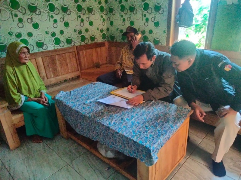 Coklit Terbatas Dilaksanakan untuk Pemilih Usia 100 Tahun ke atas di Kecamatan Jatinegara