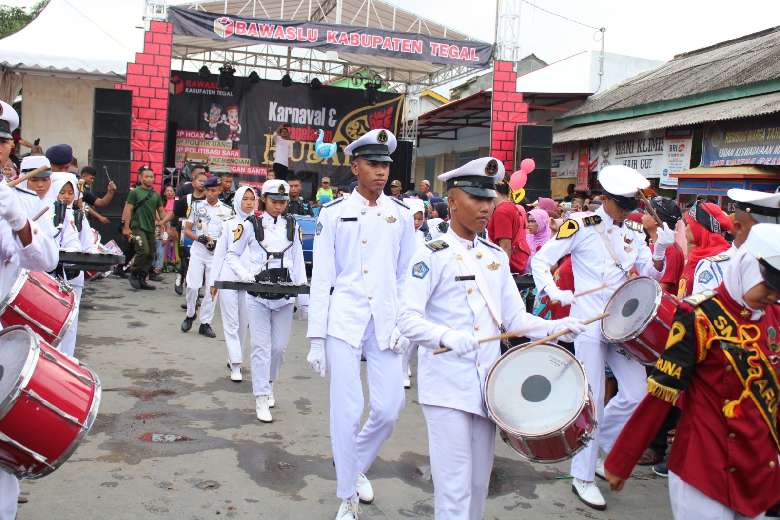 Bawaslu Kabupaten Tegal Gelar Karnaval dan Pagelaran Budaya di Desa Penusupan