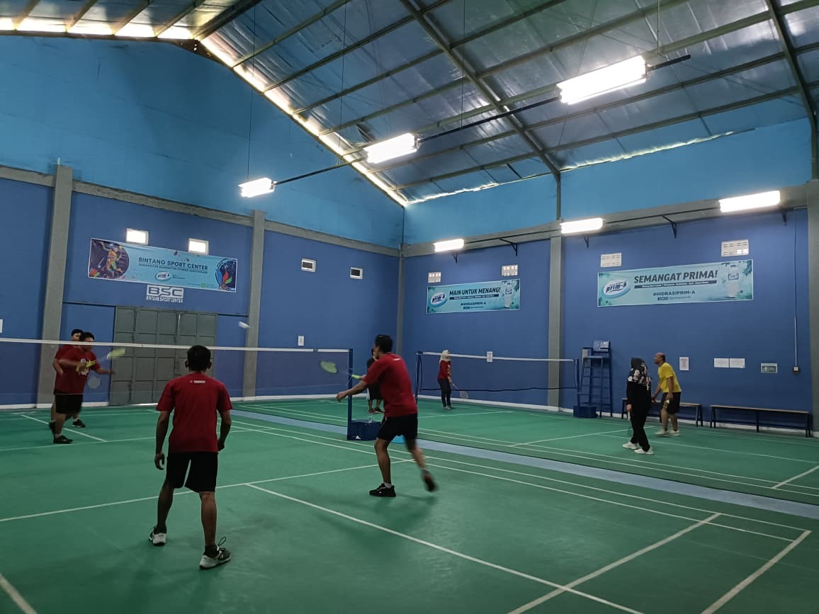 Peringati Hari Olahraga Nasional Bawaslu Kabupaten Tegal Gelar Pertandingan Bulutangkis