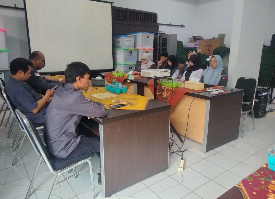 Bawaslu Kabupaten Tegal Gelar Rapat Internal Bahas Agenda Mingguan dan Persiapan Kegiatan Hari Sumpah Pemuda