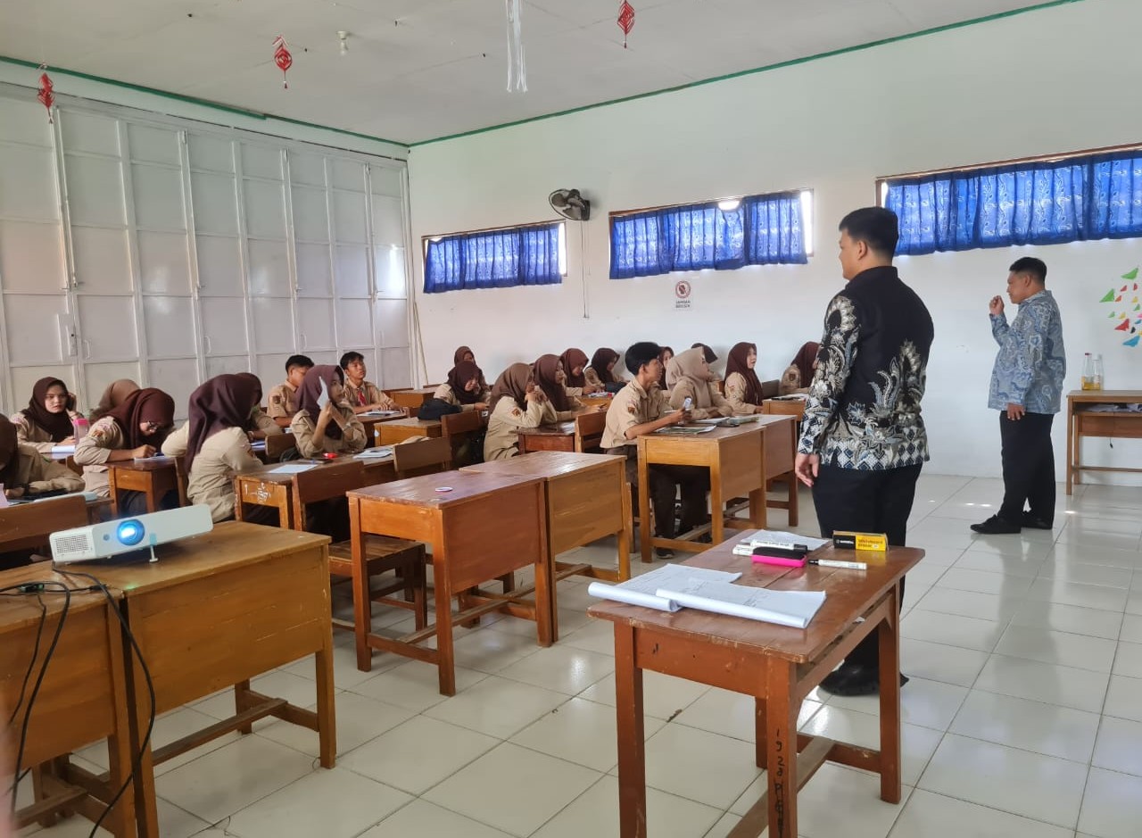Bangun Kesadaran Politik Pelajar, Bawaslu Kabupaten Tegal Laksanakan Soswatif di SMK NU 1 Ma’arif Talang