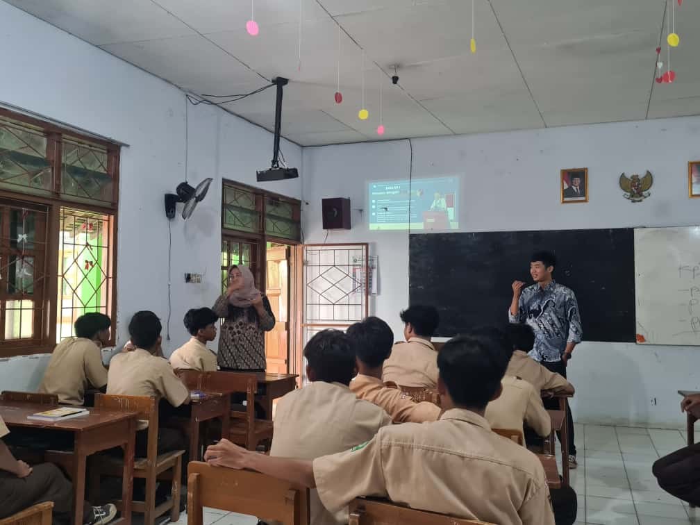 Bawaslu Kabupaten Tegal Gelar Sosialisasi Pengawasan Partisipatif Goes to School di SMK Ma’arif NU Talang