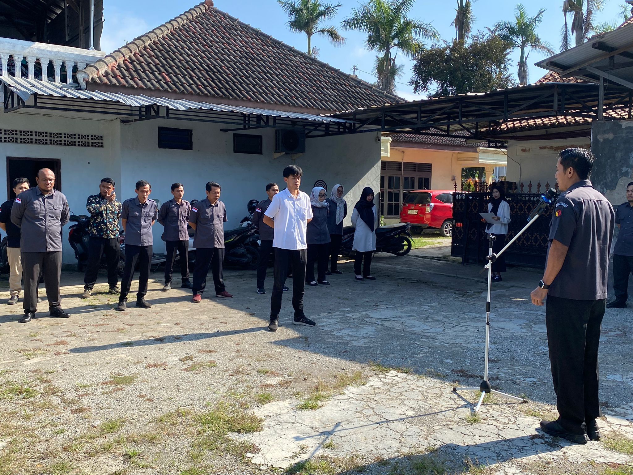 Ketua Bawaslu Kabupaten Tegal Tekankan Soliditas dan Kesiapan Agenda di Apel Pagi Senin