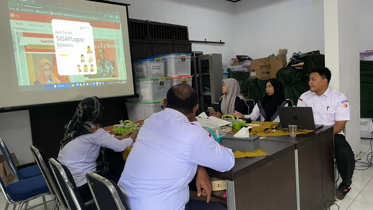 Tingkatkan Kapasitas SDM, Bawaslu Kabupaten Tegal Bekali Staf Pengelola Teknis Penggunaan SiGapLapor