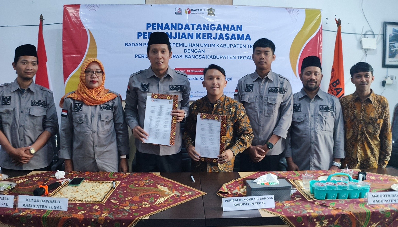 Semangat Hari Pahlawan, Bawaslu Tegal Perkuat Sinergi dengan Perisai Demokrasi Bangsa
