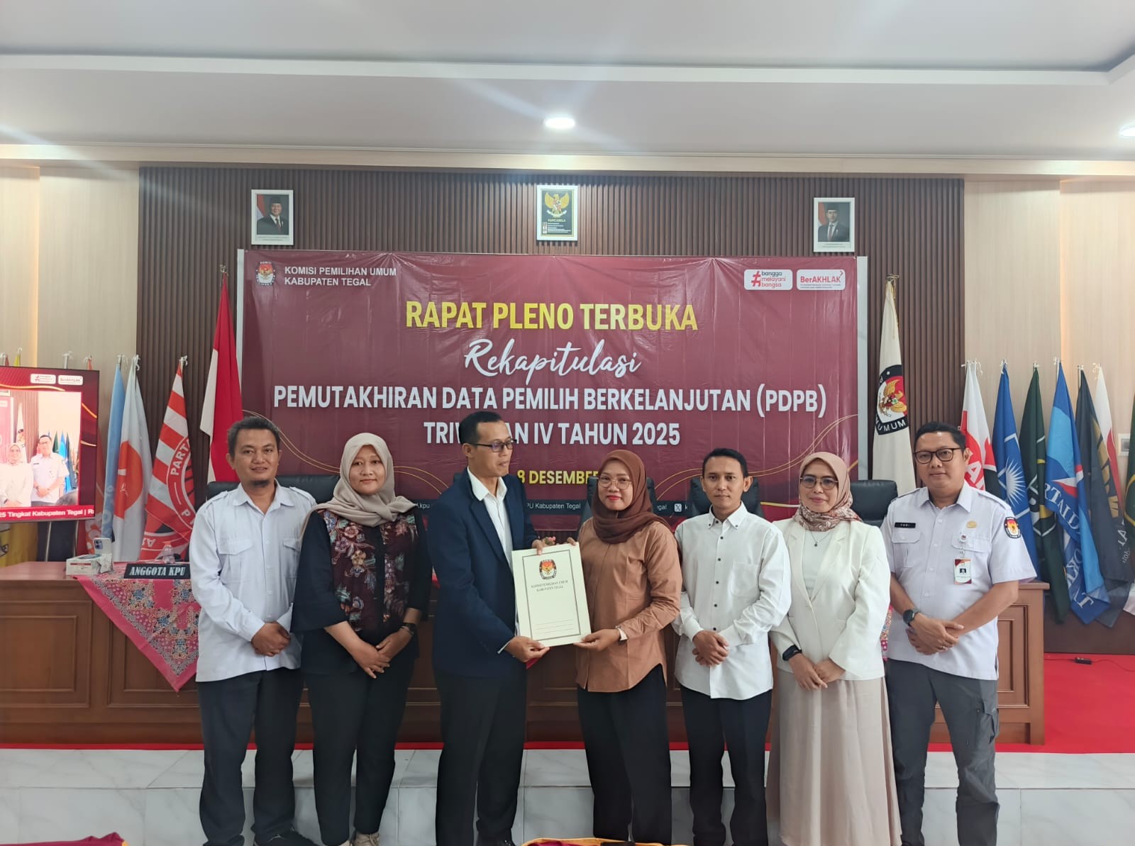 Bawaslu Kabupaten Tegal Kawal Ketat Rapat Pleno KPU: Pastikan PDPB Triwulan IV 2025 Transparan & Akuntabel