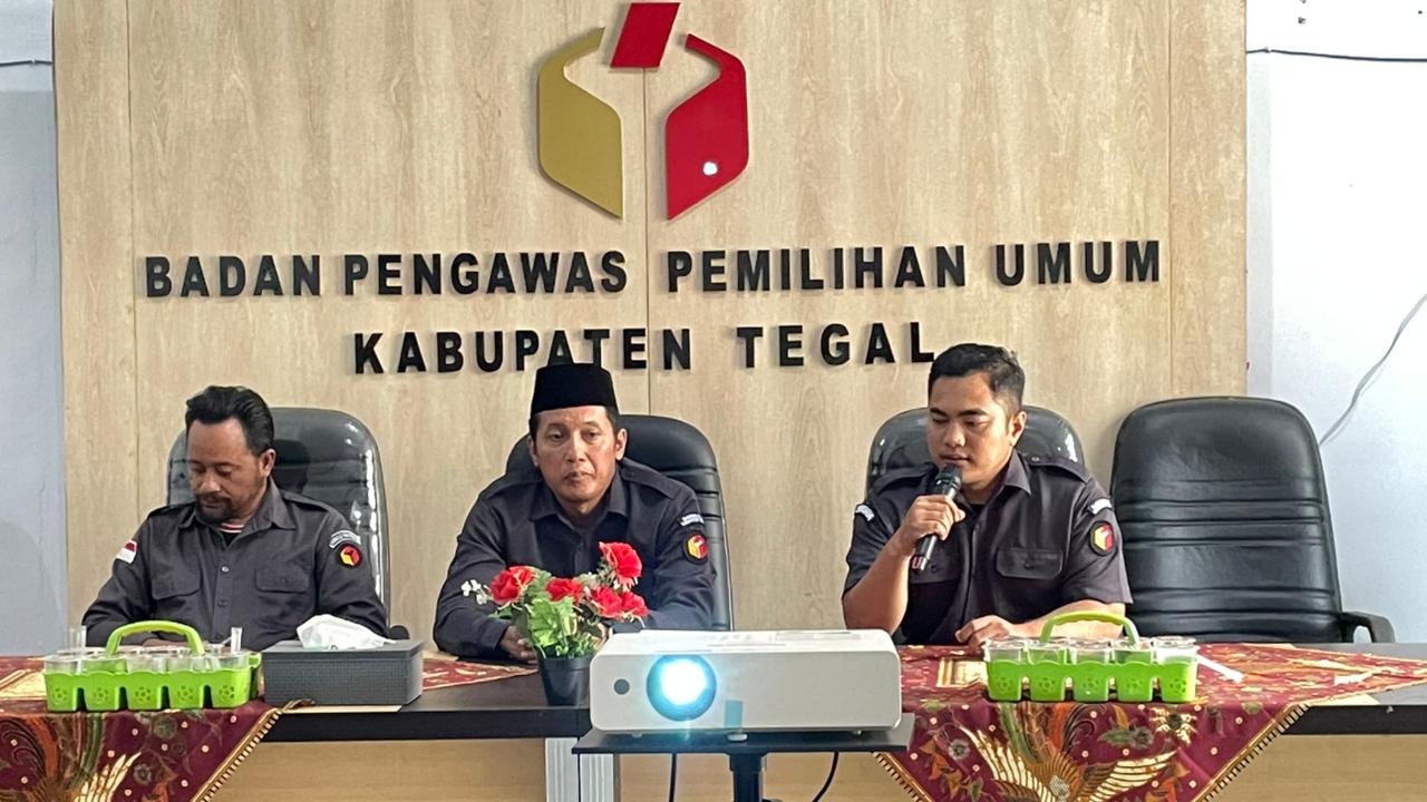 Bawaslu Kabupaten Tegal Gelar Rapat Internal Bahas Penambahan Peserta P2P dan Evaluasi Program Akhir Tahun