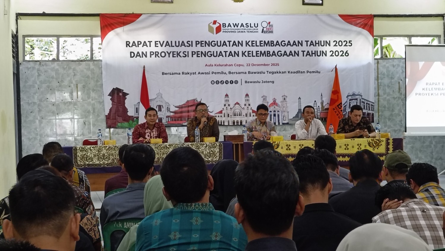 Hadir dalam Evaluasi Kelembagaan, Bawaslu Kabupaten Tegal Simak Arahan Strategis Koordiv PP Bawaslu Jateng Terkait Kodifikasi UU Pemilu