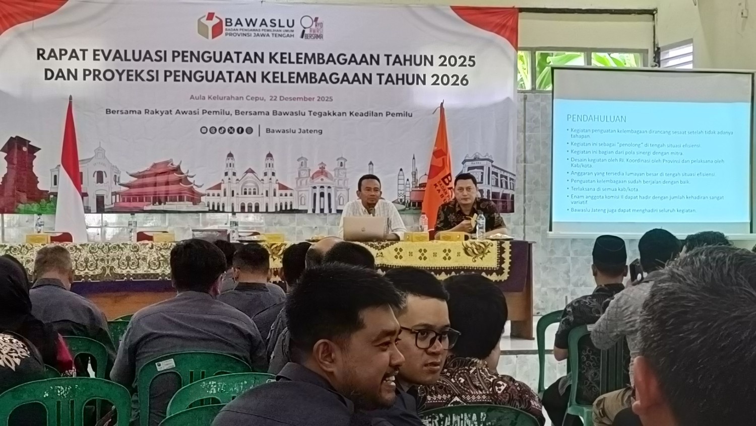 Tatap Tantangan 2026, Bawaslu Kabupaten Tegal Simak Strategi Kreativitas dalam Evaluasi Kegiatan Penguatan Kelembagaan di Cepu