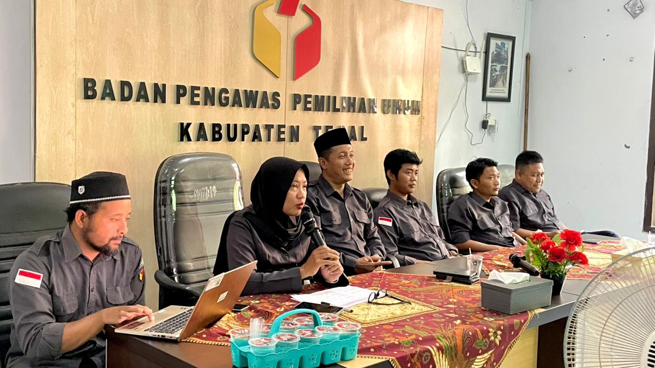 Awali Tahun 2026, Bawaslu Kabupaten Tegal Evaluasi Layanan Publik Lewat Rapat Internal