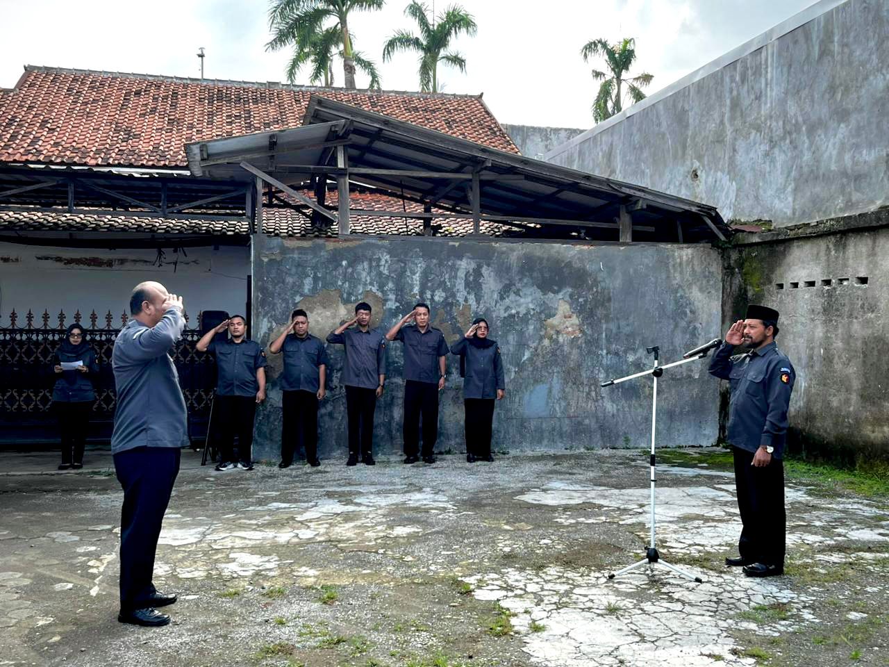 Pimpin Apel Pagi, Farid Bani Adam Tekankan Ketepatan Waktu Pelaksanaan Kegiatan