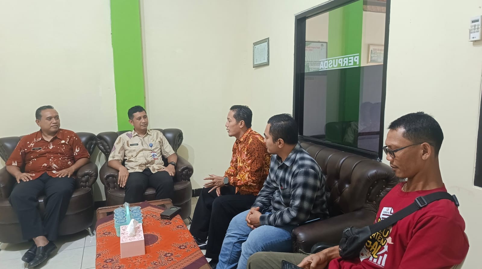 Perkuat Tata Kelola Arsip dan Literasi Demokrasi, Bawaslu Kabupaten Tegal Jajaki Kerja Sama dengan Dinas Perpusip