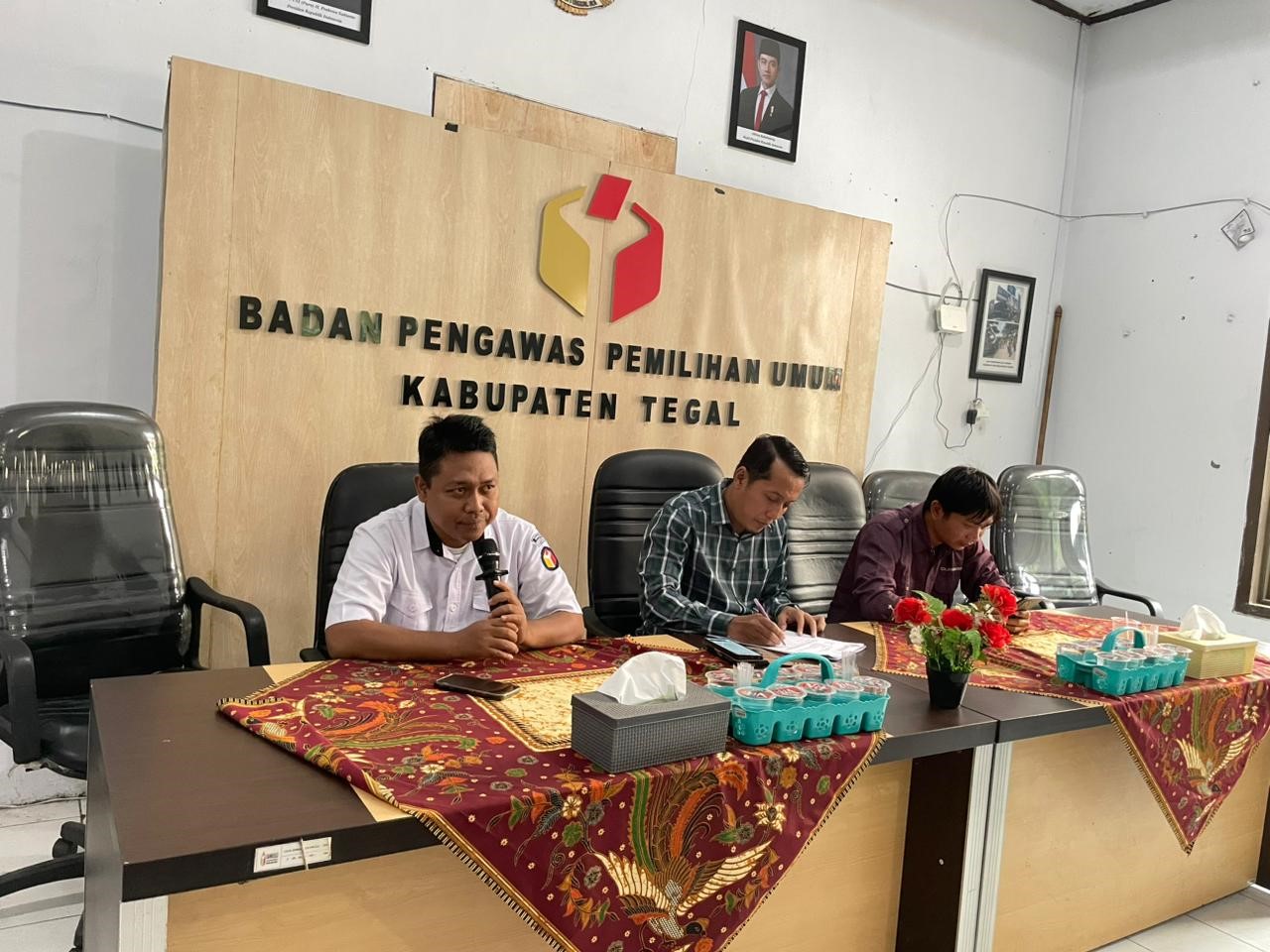 Pembahasan Rencana Tindak Lanjut Surat Edaran Nomor 4 Tahun 2026 Tentang Pelaksanaan Kegiatan Ngabuburit Pengawasan Dalam Rangka Penguatan Kelembagaan Bawaslu