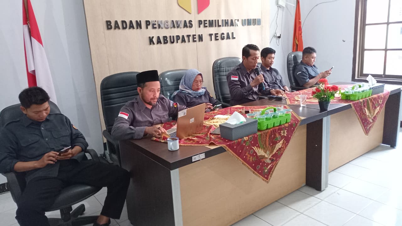 Perkuat Kinerja, Bawaslu Kabupaten Tegal Matangkan Persiapan Bimtek Klarifikasi Pelanggaran
