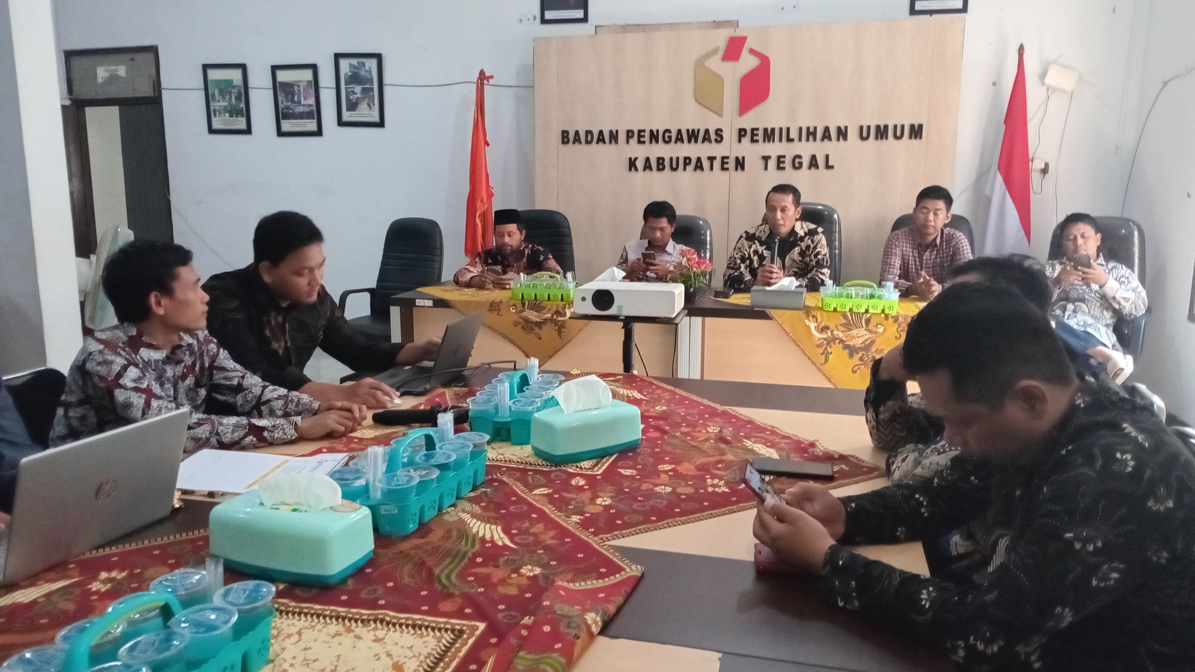 Dukung Monev Keterbukaan Informasi 2026, Bawaslu Kabupaten Tegal Tetapkan DIP Semester I