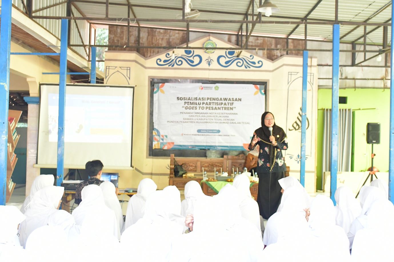 Bawaslu Kabupaten Tegal Dorong Peran Santriwati dalam Pengawasan Pemilu Partisipatif