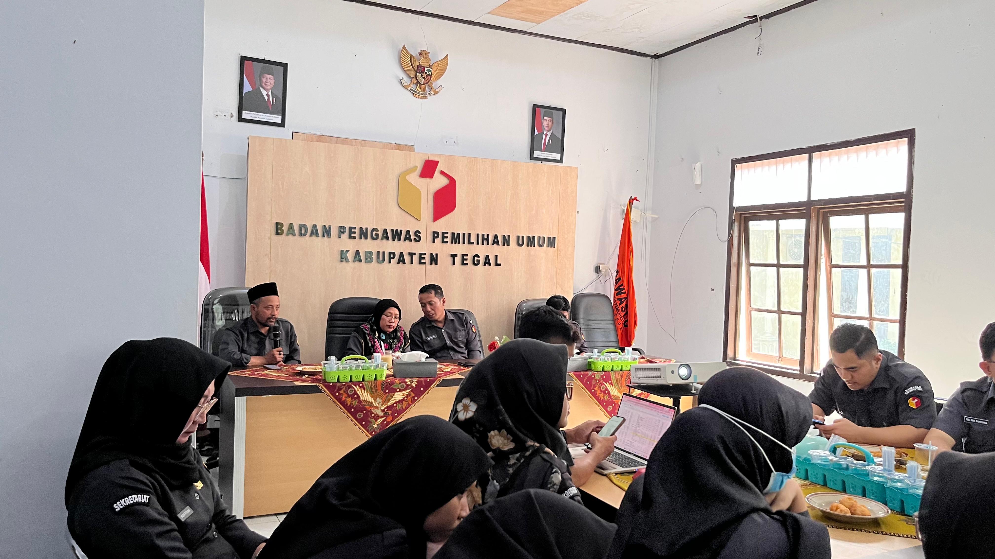 Bawaslu Kabupaten Tegal Gelar Rapat Internal, Bahas Penyesuaian Jam Kerja hingga Agenda Sosialisasi Kepemiluan