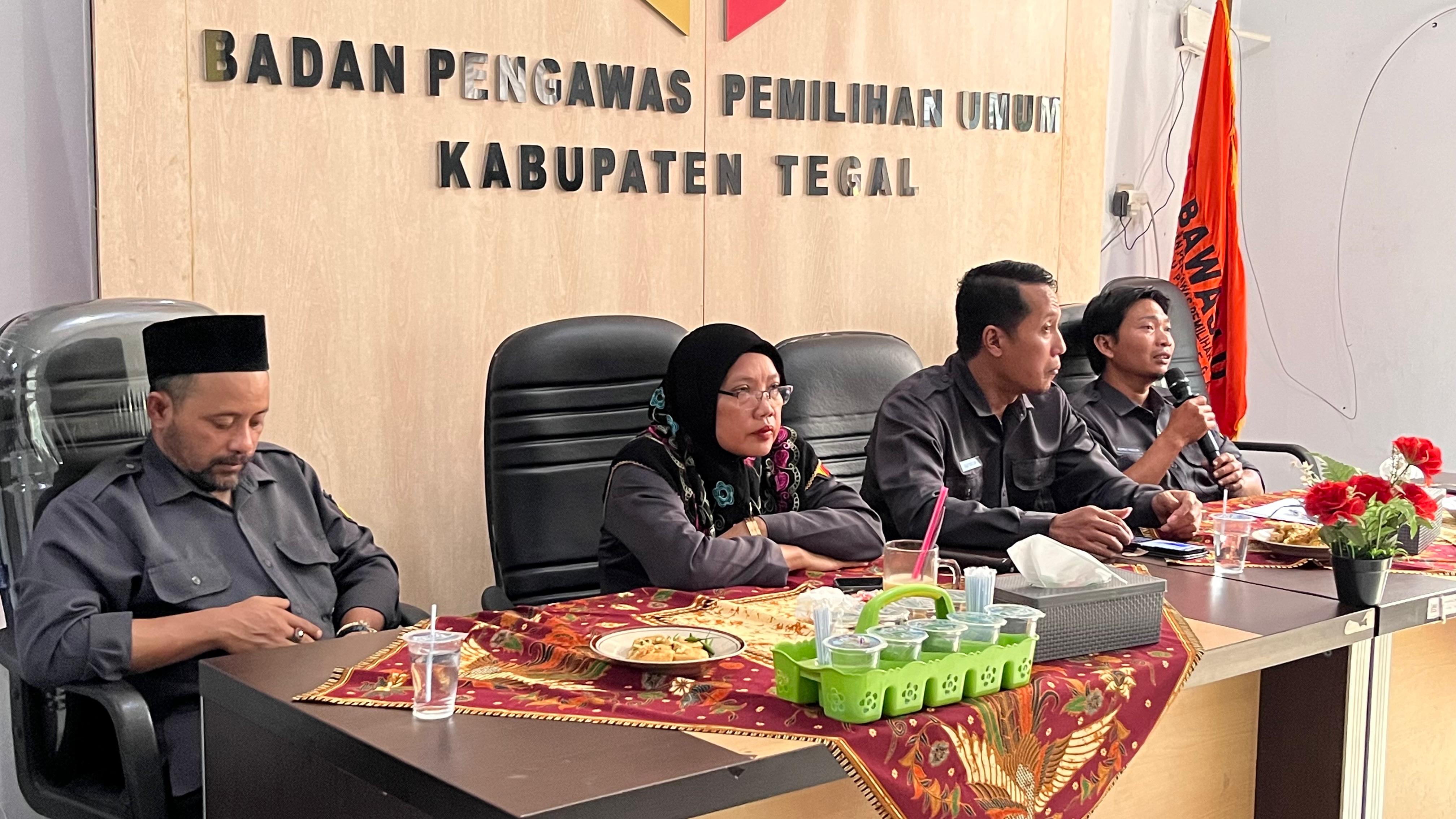 Bawaslu Kabupaten Tegal Gelar Rapat Evaluasi Capaian Program dan Realisasi Anggaran Tahun 2026