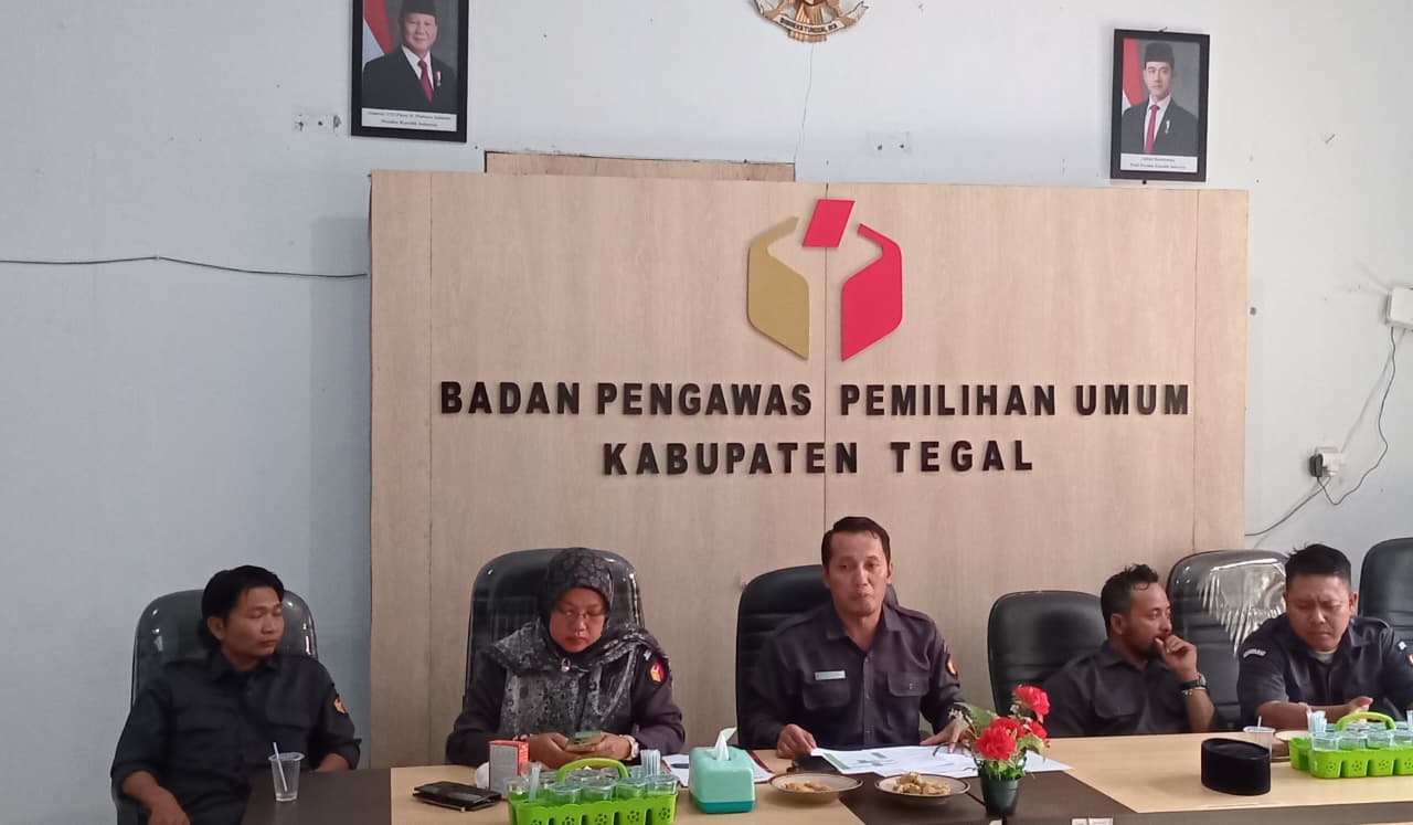Perkuat Kinerja dan Soliditas Organisasi, Bawaslu Kabupaten Tegal Gelar Rapat Pembinaan SDM dan Evaluasi Kelembagaan