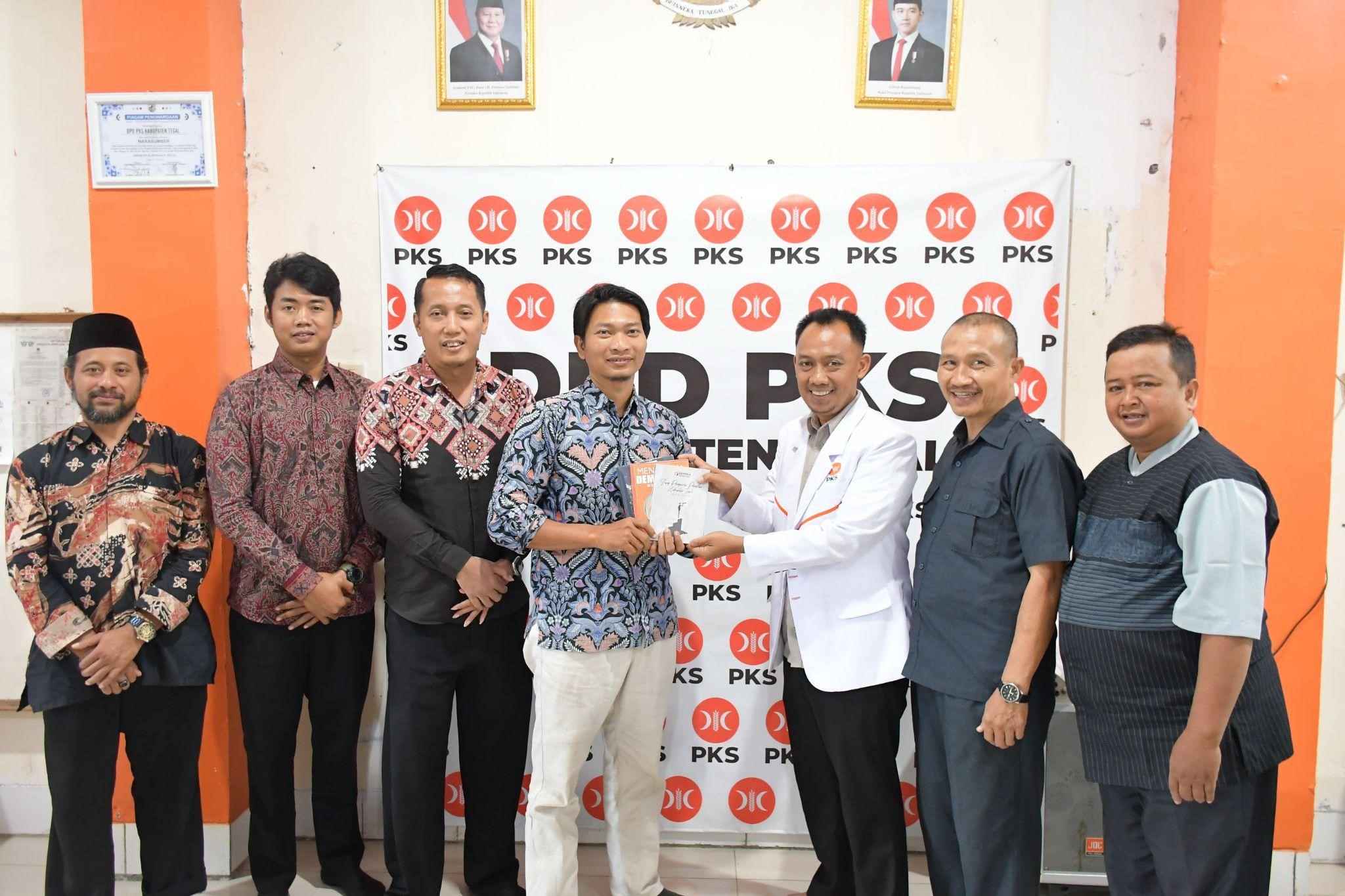 Bawaslu Kabupaten Tegal dan PKS Perkuat Sinergi Melalui Diskusi Kepemiluan