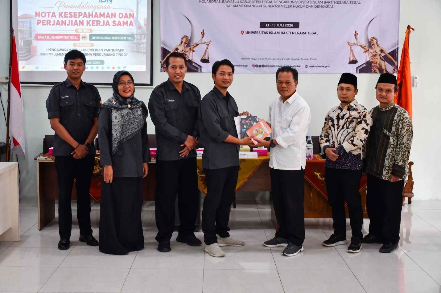 Bawaslu Kabupaten Tegal dan UIBN Tegal Resmi Jalin Kerja Sama, Perkuat Pendidikan Demokrasi melalui Penandatanganan MoU dan PKS