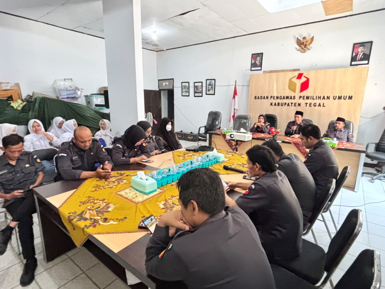 Matangkan Keterbukaan Informasi Publik, Bawaslu Kabupaten Tegal Tetapkan Substansi SAQ Monev KIP 2026