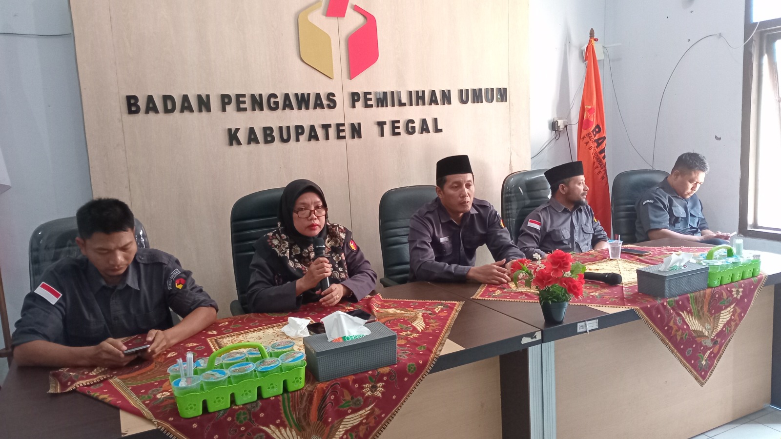 Matangkan Persiapan Kegiatan, Bawaslu Kabupaten Tegal Gelar Rapat Internal