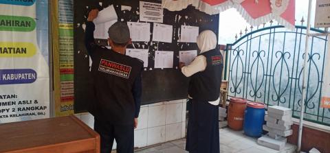 PENGAWASAN DPS, PANWASCAM PAGERBARANG CEK DATA TMS DI JAJARAN DESA