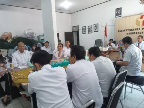 Bawaslu Kabupaten Tegal Gelar Rapat Pleno Bahas Koordinasi dengan KPU, Sinkronisasi Usulan Anggaran Pemilu 2029