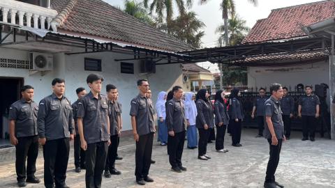 Bukan Sekadar Rutinitas, Apel Pagi Bawaslu Kabupaten Tegal Jadi Momentum Evaluasi Kegiatan dan Penguatan Hubungan Sosial di Lingkungan Kerja