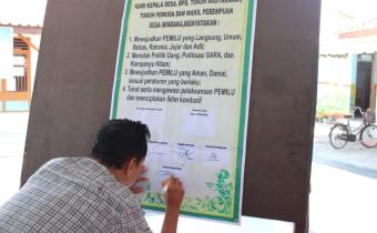 Kades dan Masyarakat Desa Mindaka Tanda Tangani Deklarasi Desa Anti Politik Uang