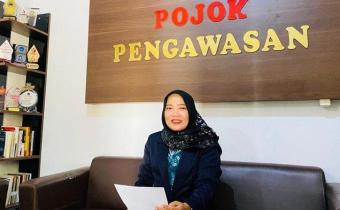 Koordinator Divisi Pencegahan, Partisipasi Masyarakat, dan Hubungan Masyarakat Bawaslu Kabupaten Tegal Sri Anjarwati, saat ditemui wartawan di Ruang Pojok Pengawasan Bawaslu setempat, Jumat (28/6/2024) sore. 