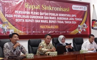 Bawaslu Kab.Tegal sampaikan beberapa catatan untuk PPK dalam  Rapat Sinkronisasi Persiapan Pleno Daftar Pemilih Sementara (DPS) pada kamis,8 Agustus 2024 di kantor KPU Kab.Tegal.